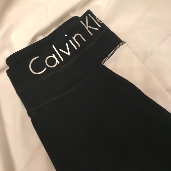 Sold 💥💥New condition Calvin Klein Workout Pants! - Picture 4 of 6